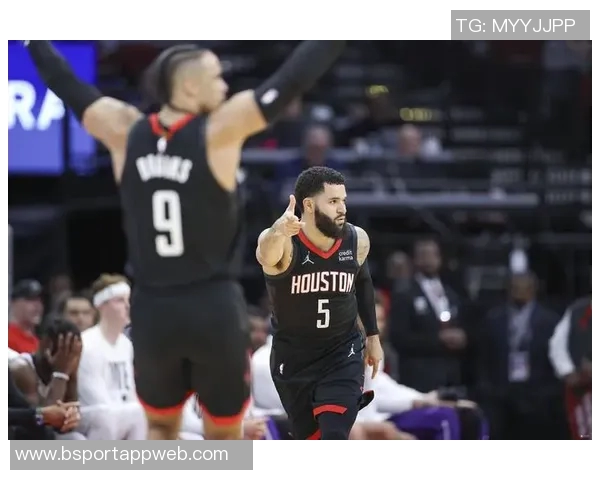 狄龙半场表现抢眼得分上双但犯规频繁状态堪忧