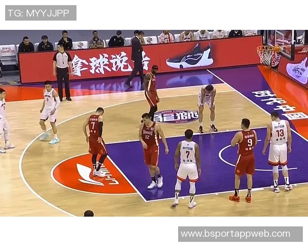 豪泽三分火力全开10投6中助力球队斩获18分3篮板1断1帽