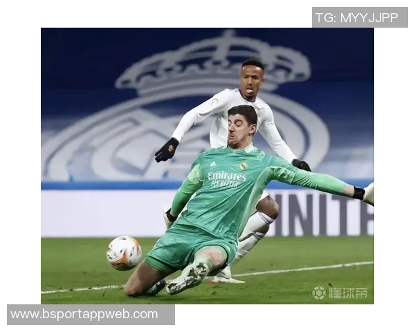 多库社媒欢庆客场逆转皇马胜利赞美今夜的辉煌时刻